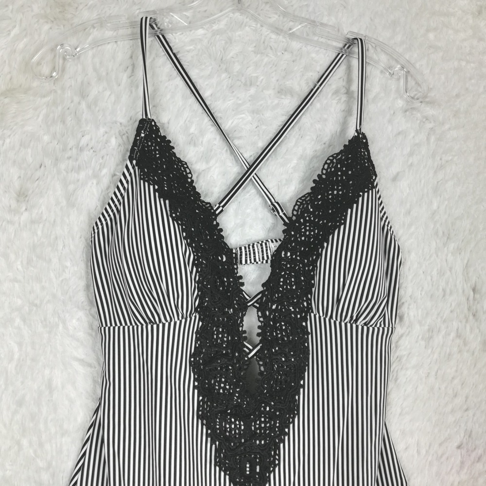 Cupshe Womens Swimsuit One Piece Plunging V Neck Wish You Well Lace XL New - Picture 8 of 9